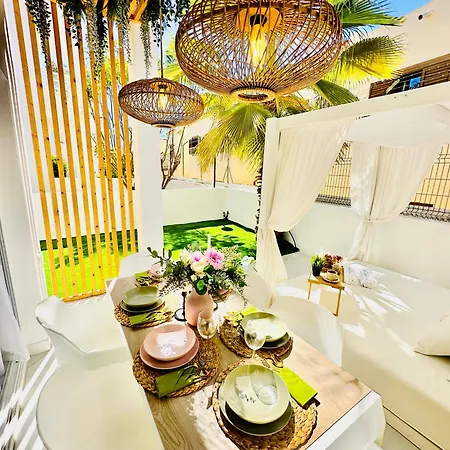 Luxury Fanabe With Private Garden 아파트