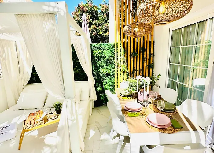 Luxury Fanabe With Private Garden דירה אדחה